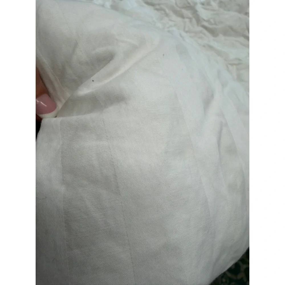 Hotel Grand White Damask Stripe Down Alternative Comforter Full Queen 84x88